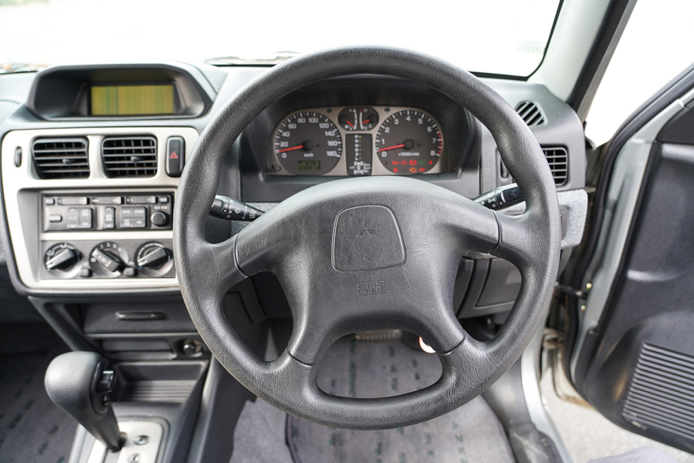 1999 Mitsubishi Pajero IO