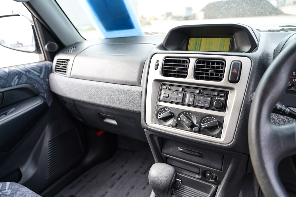 1999 Mitsubishi Pajero IO