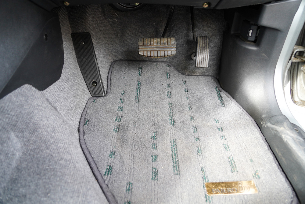 1999 Mitsubishi Pajero IO