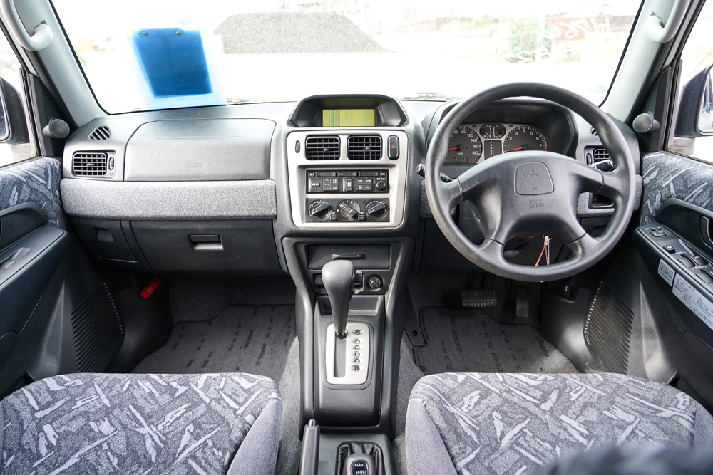 1999 Mitsubishi Pajero IO