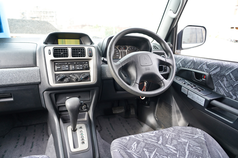 1999 Mitsubishi Pajero IO
