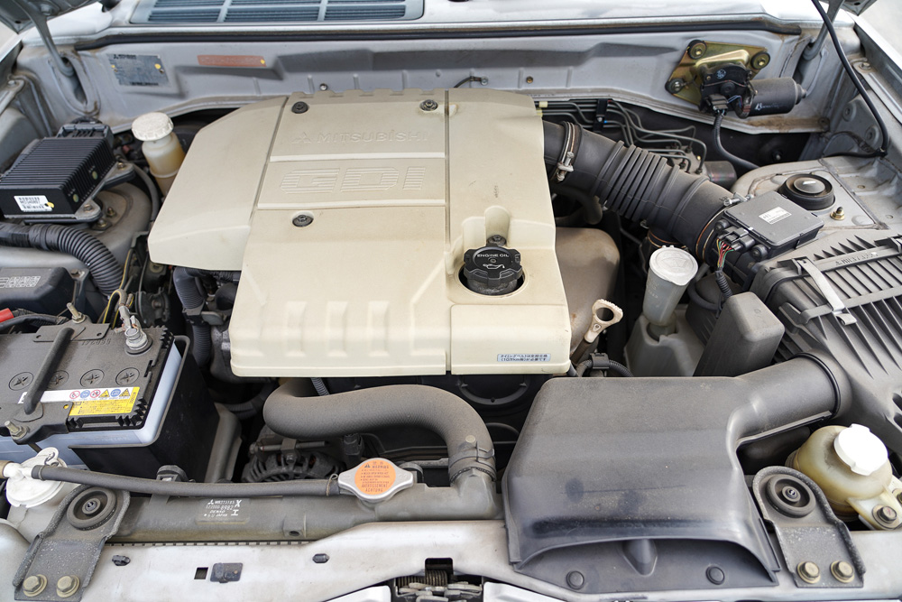 1999 Mitsubishi Pajero IO