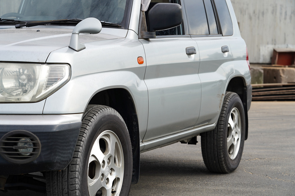 1999 Mitsubishi Pajero IO