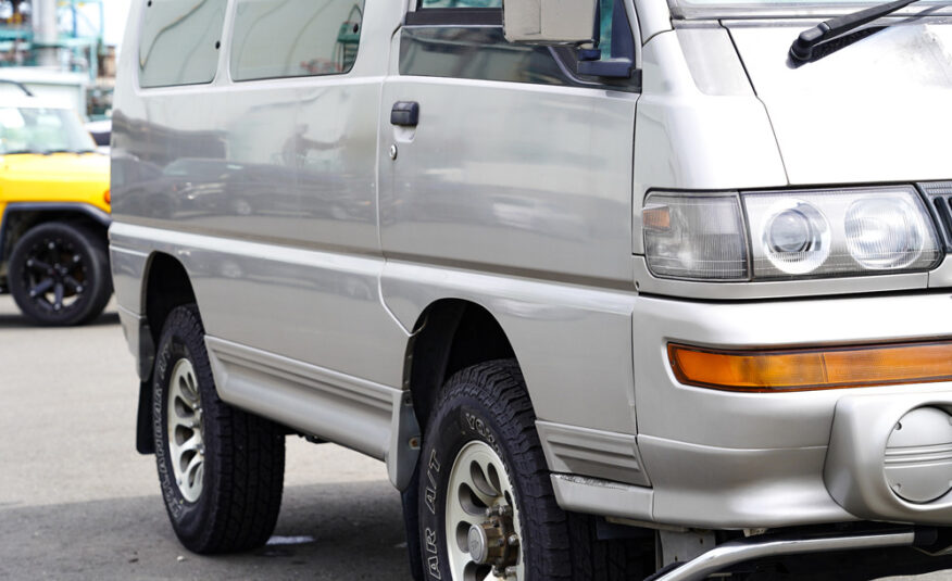 1999 Mitsubishi Delica