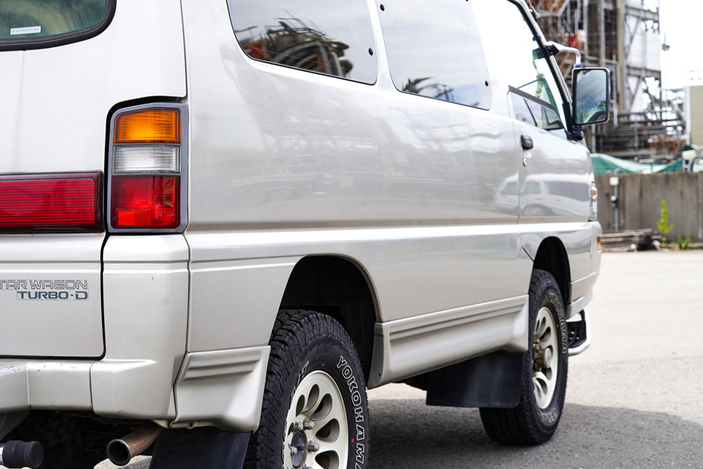 1999 Mitsubishi Delica