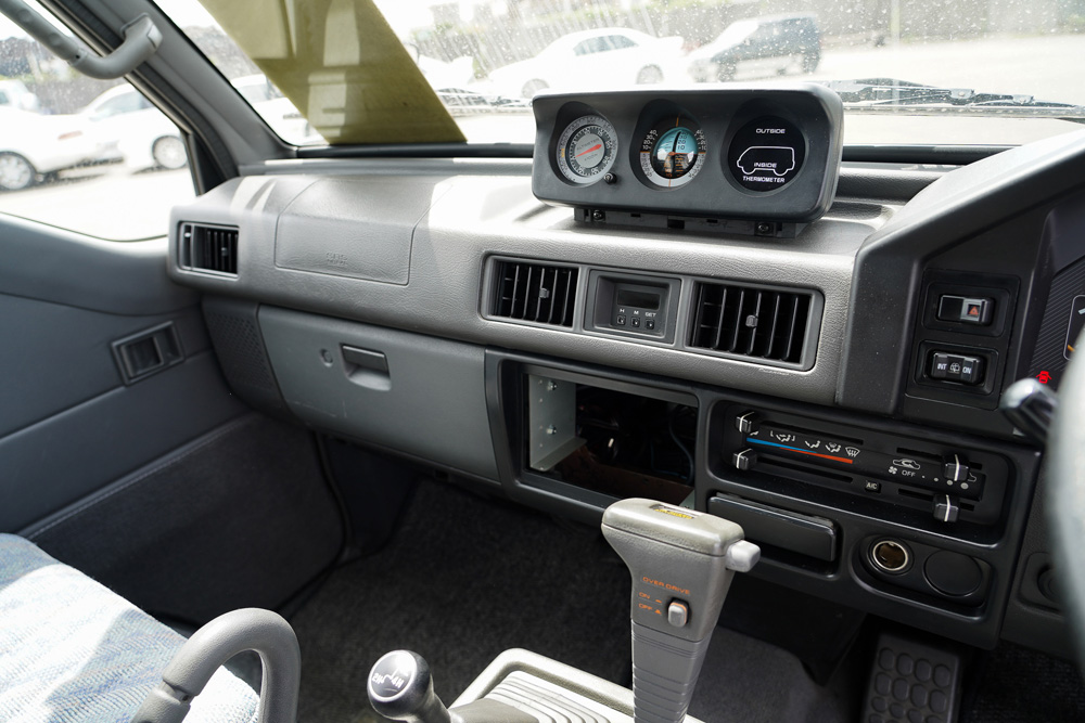 1999 Mitsubishi Delica