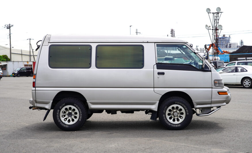 1999 Mitsubishi Delica