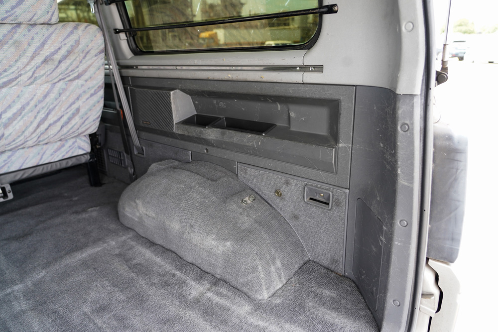 1999 Mitsubishi Delica