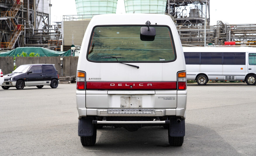 1999 Mitsubishi Delica