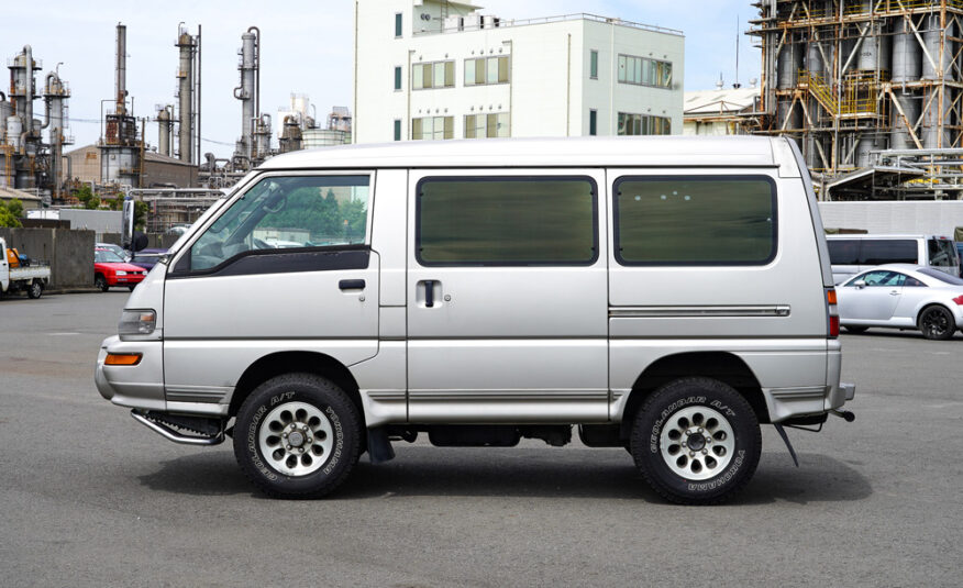 1999 Mitsubishi Delica