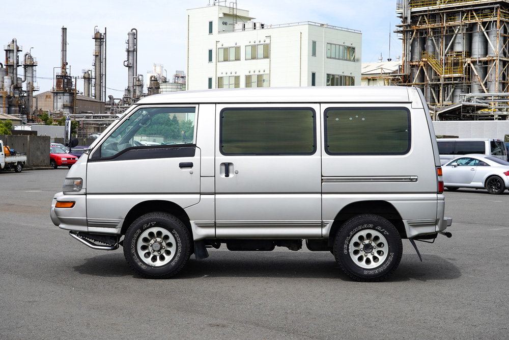 1999 Mitsubishi Delica