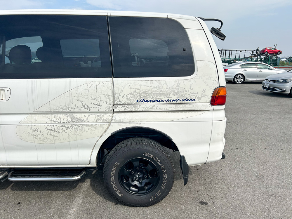 1999 Mitsubishi Delica Chamonix
