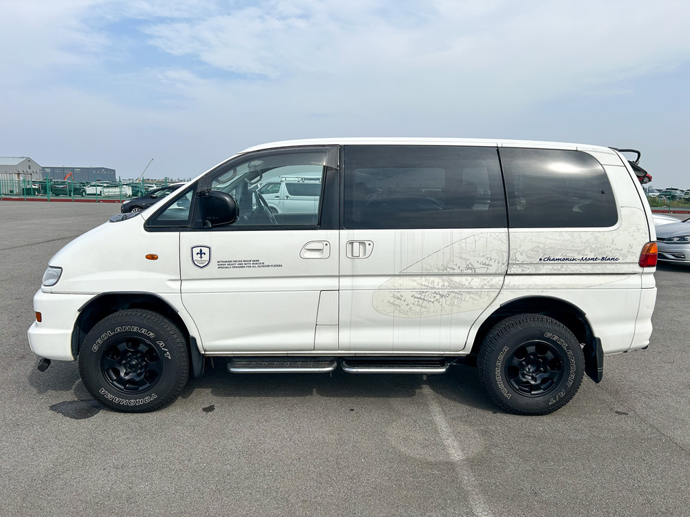 1999 Mitsubishi Delica Chamonix