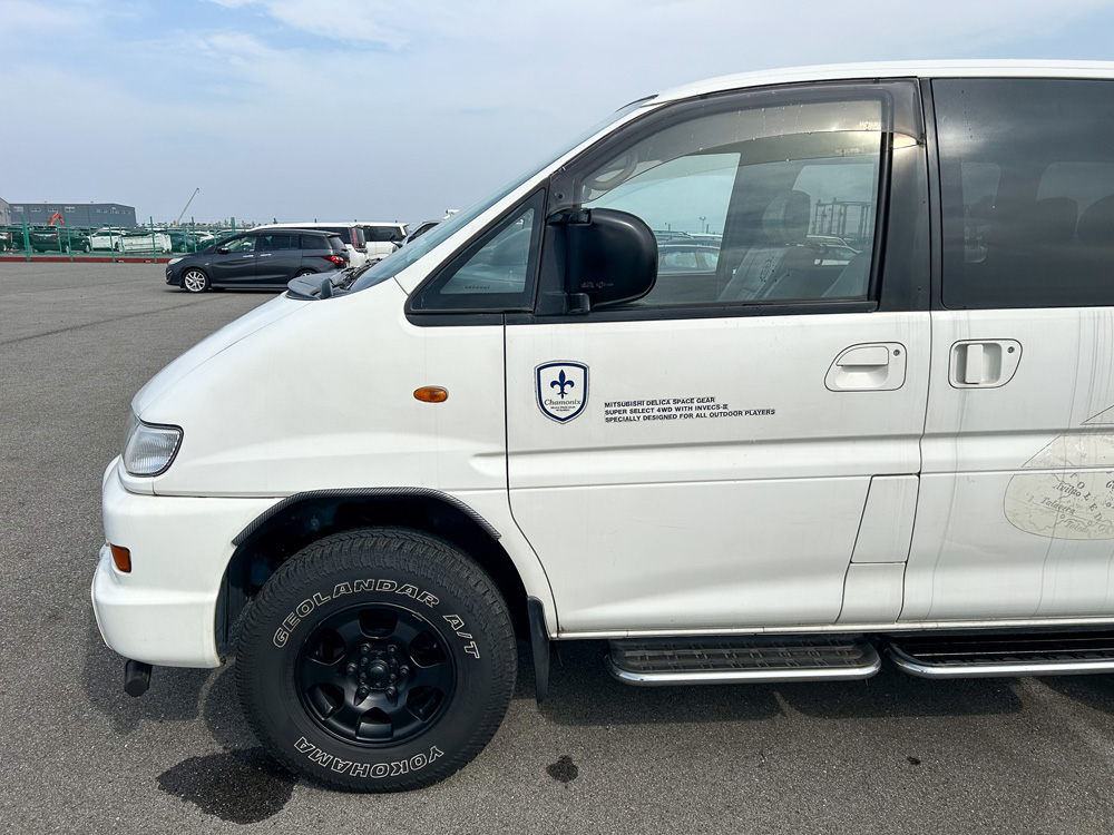 1999 Mitsubishi Delica Chamonix