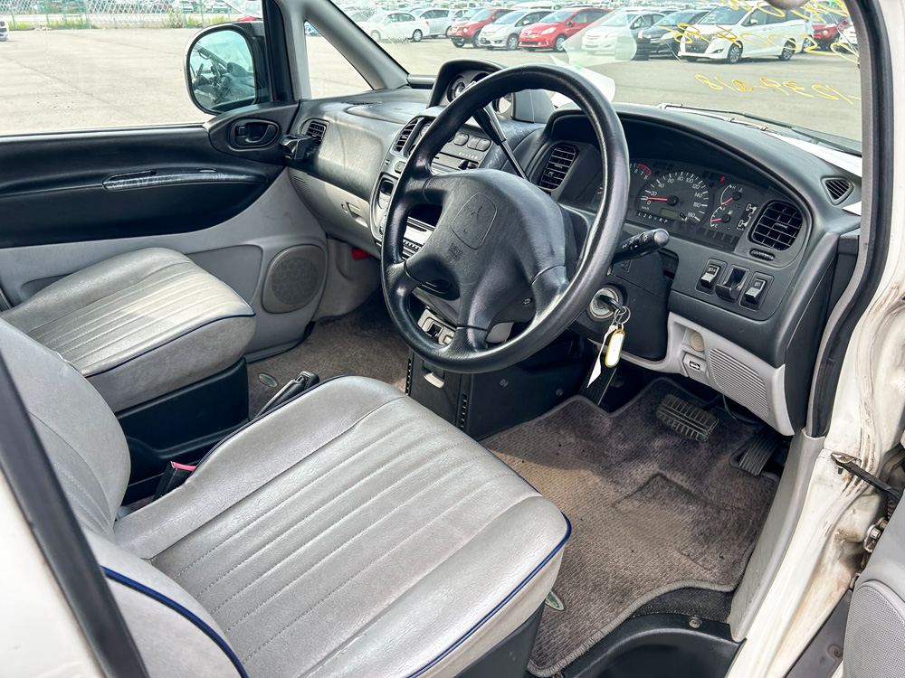 1999 Mitsubishi Delica Chamonix