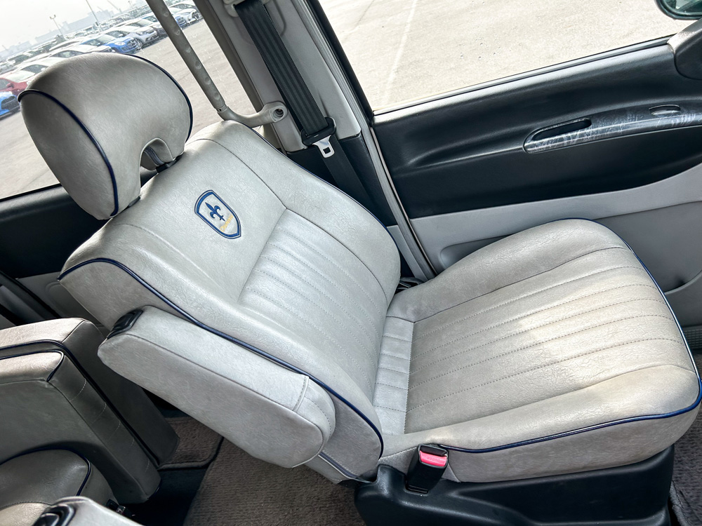 1999 Mitsubishi Delica Chamonix