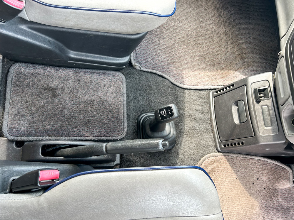 1999 Mitsubishi Delica Chamonix