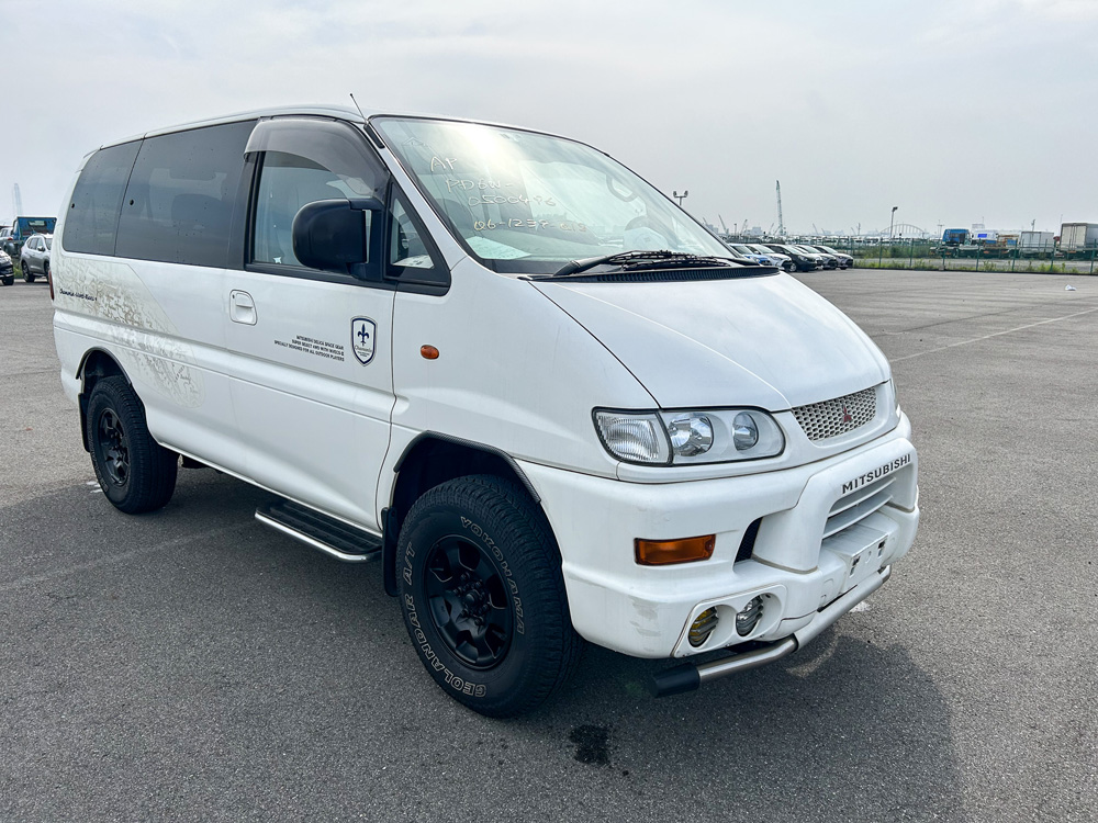 1999 Mitsubishi Delica Chamonix