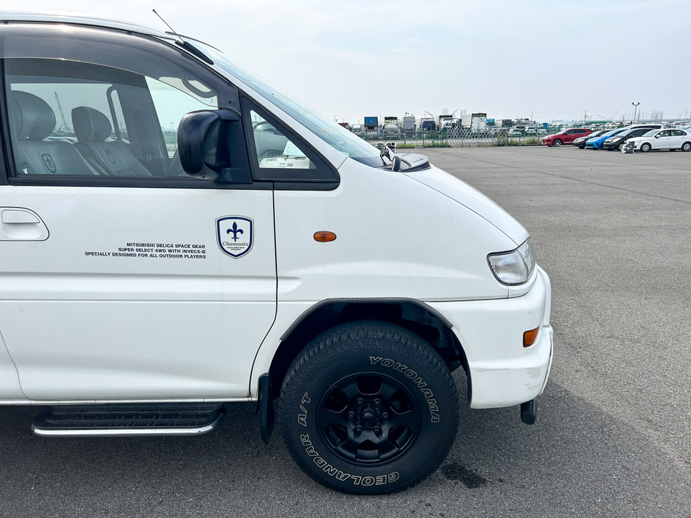 1999 Mitsubishi Delica Chamonix