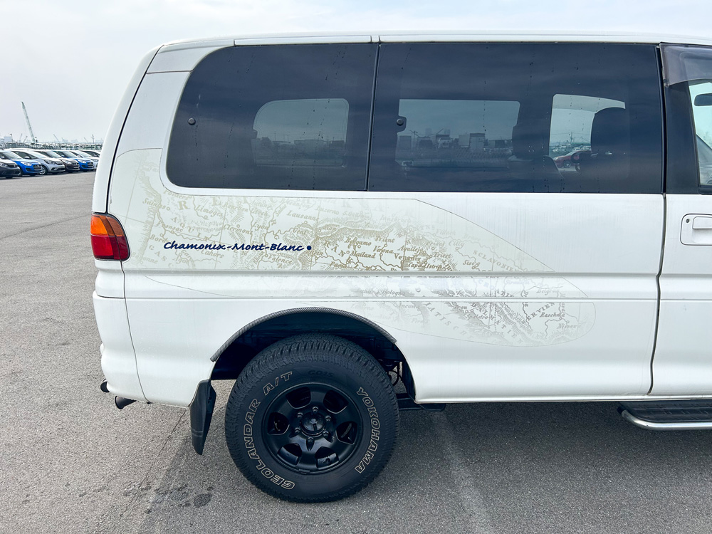 1999 Mitsubishi Delica Chamonix