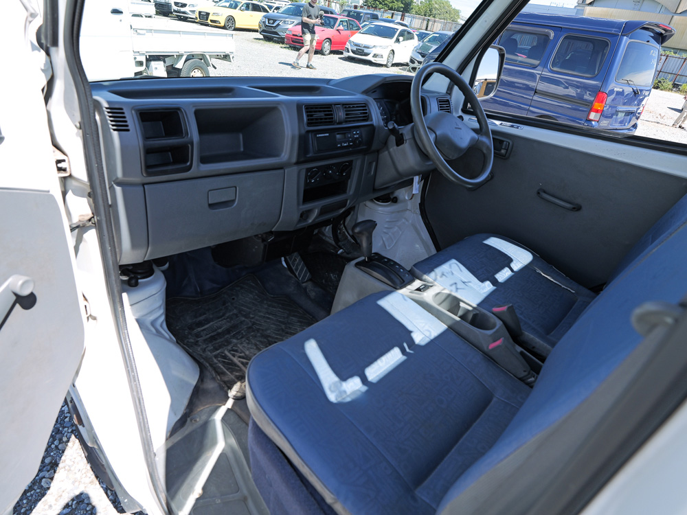 2000 Mitsubishi Minicab