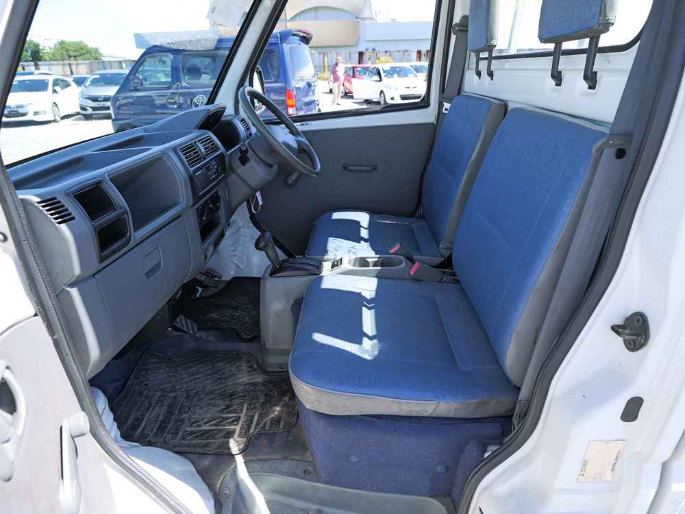 2000 Mitsubishi Minicab