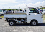 2000 Daihatshu Hijet Scissor Lift