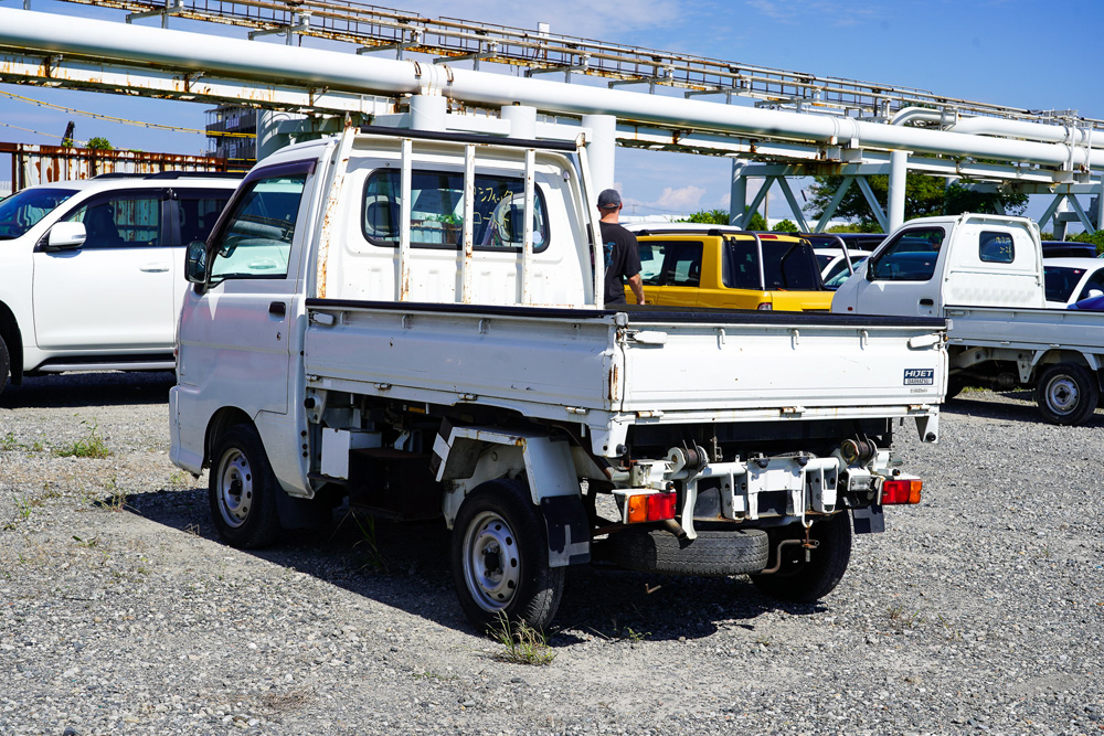 2000 Daihatshu Hijet Scissor Lift