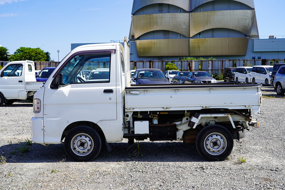 2000 Daihatshu Hijet Scissor Lift
