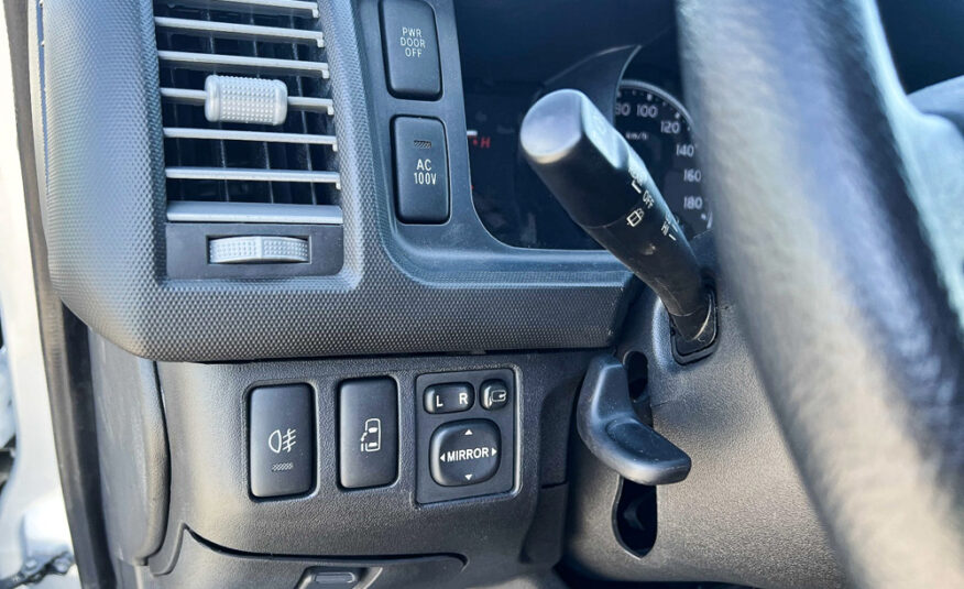 2007 Toyota Hiace