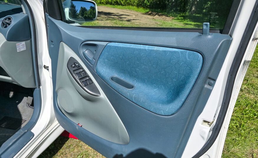 1999 Toyota Vitz