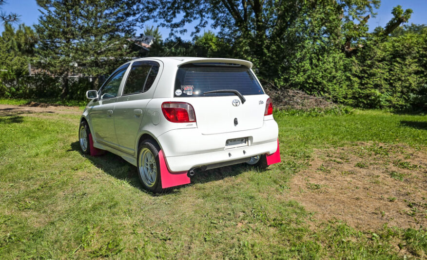 1999 Toyota Vitz