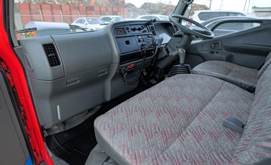 2000 Mitsubishi Canter