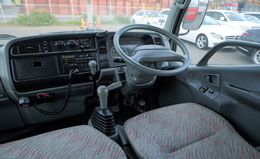 2000 Mitsubishi Canter