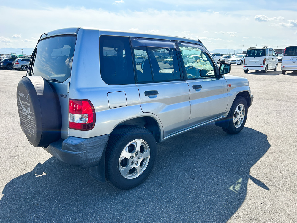 1999 Mitsubishi Pajero IO