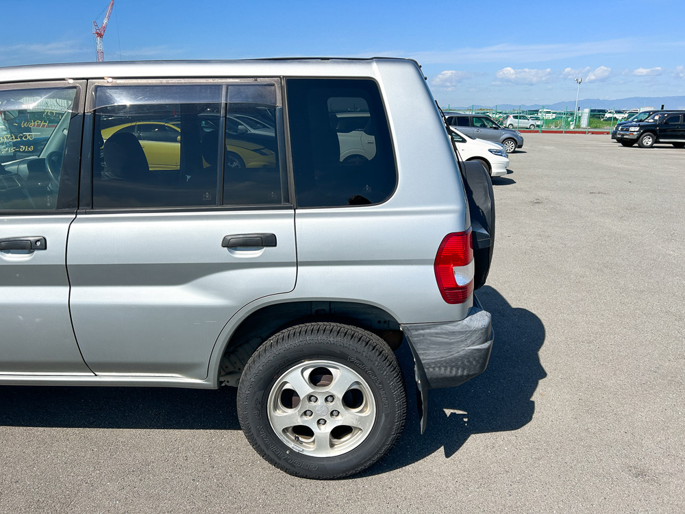 1999 Mitsubishi Pajero IO