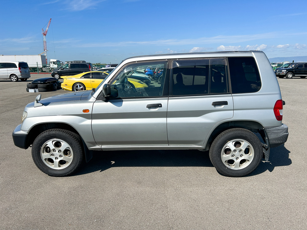 1999 Mitsubishi Pajero IO