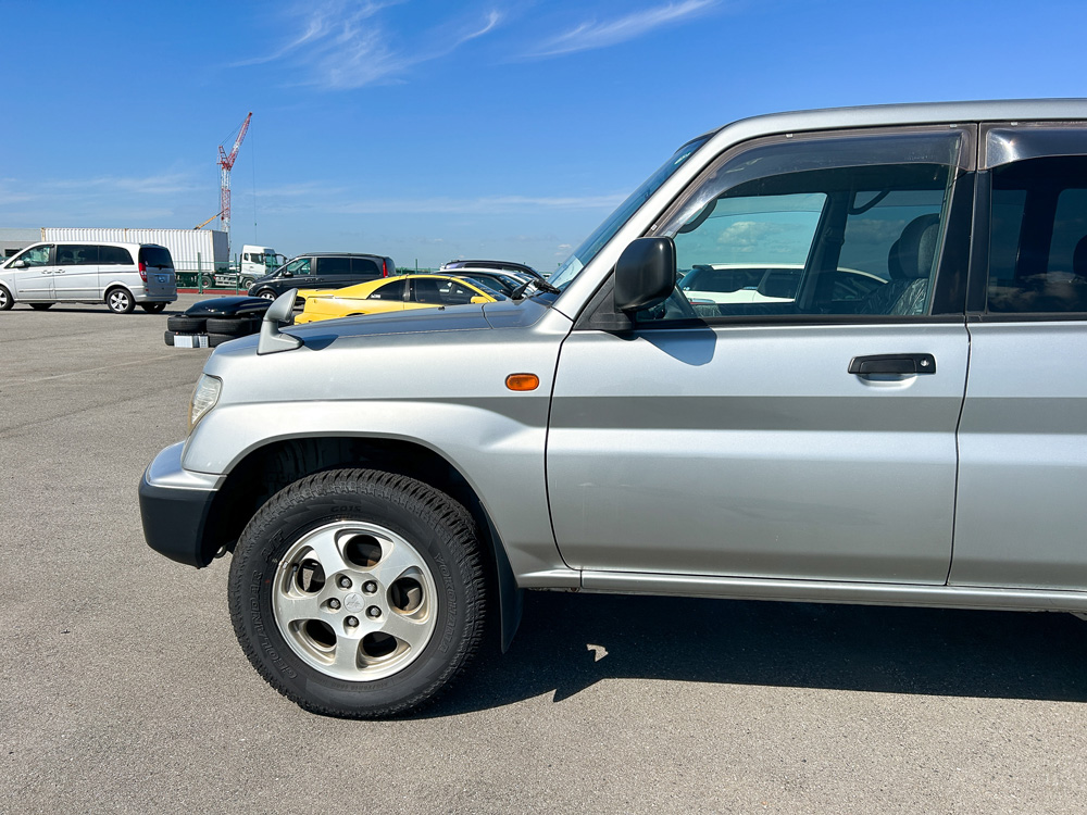 1999 Mitsubishi Pajero IO