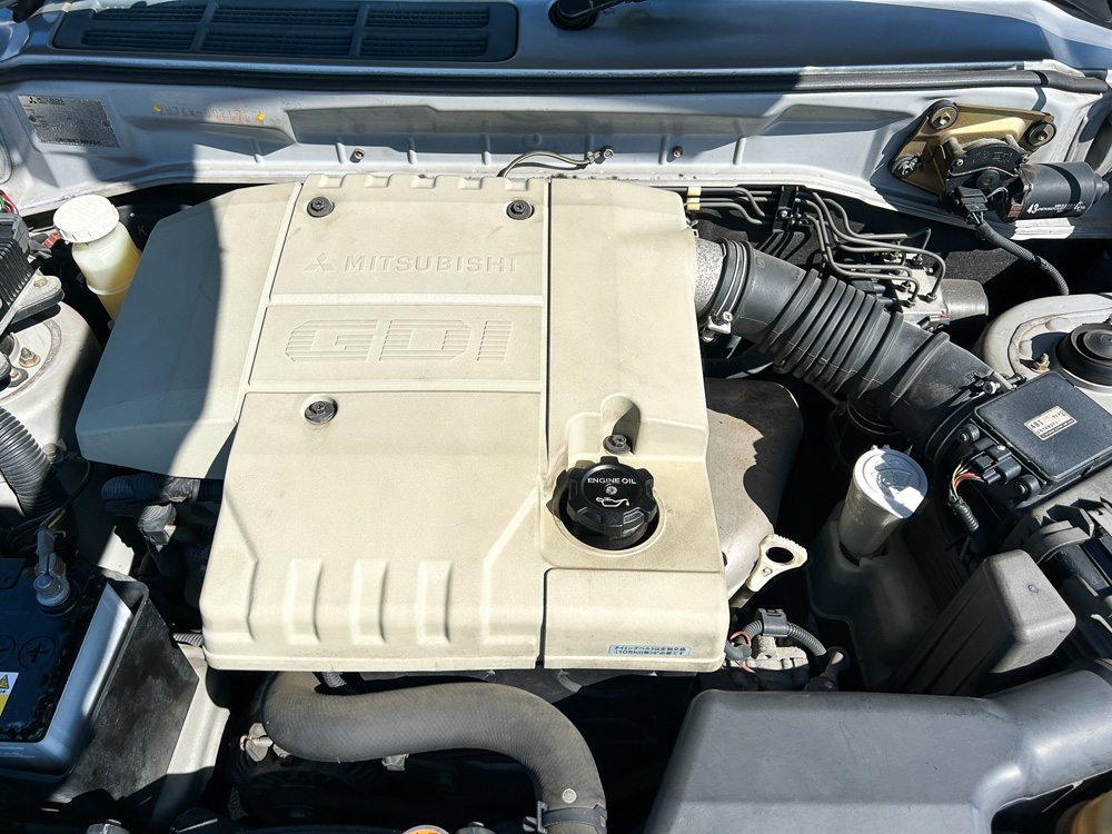 1999 Mitsubishi Pajero IO