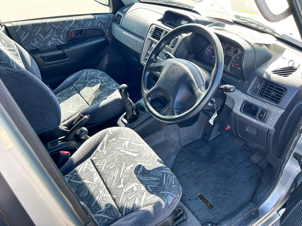 1999 Mitsubishi Pajero IO