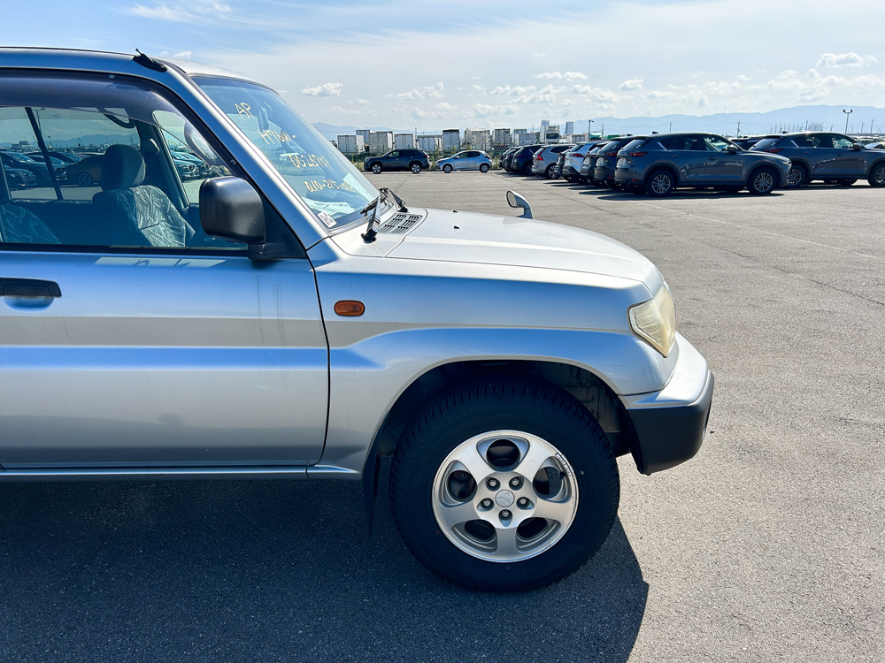 1999 Mitsubishi Pajero IO