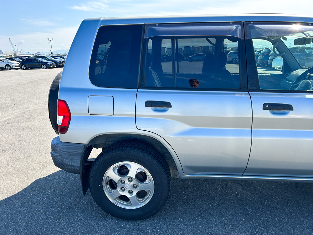 1999 Mitsubishi Pajero IO