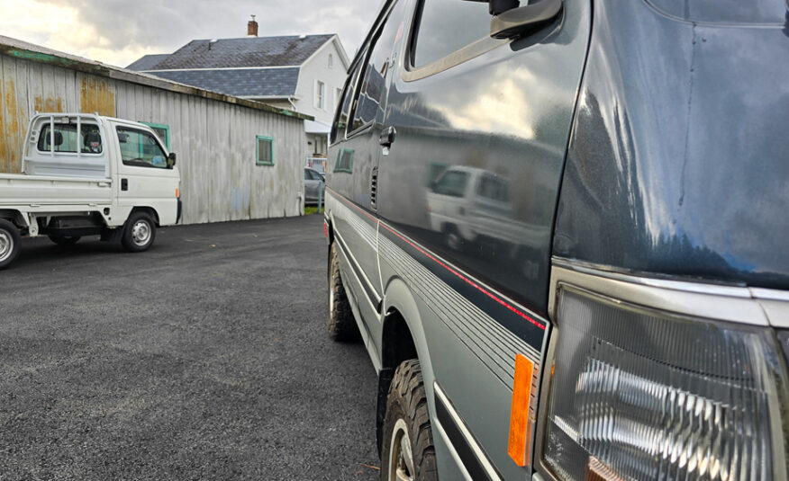 1993 Toyota Hiace Cruising Cabin, Van Life