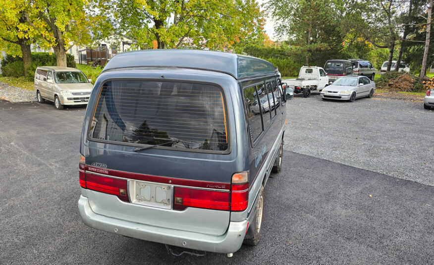 1993 Toyota Hiace Cruising Cabin, Van Life