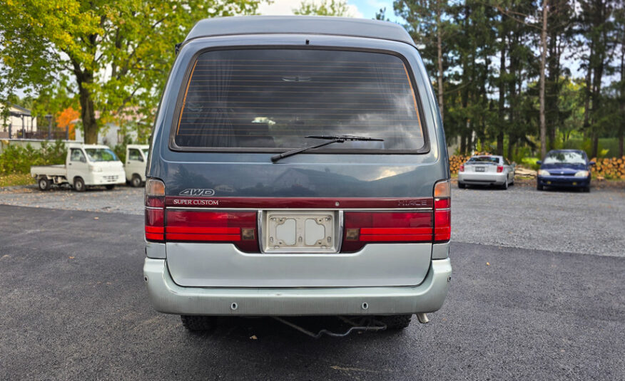1993 Toyota Hiace Cruising Cabin, Van Life