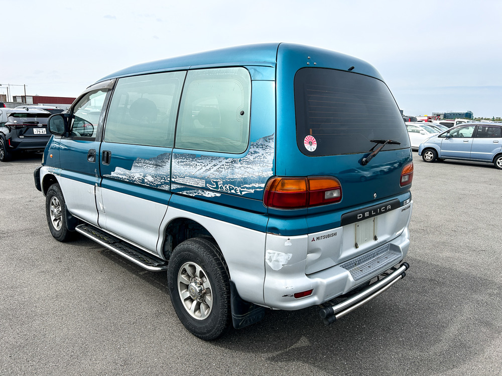 1997 Mitsubishi Delica, Zombie Van, 131 238 km