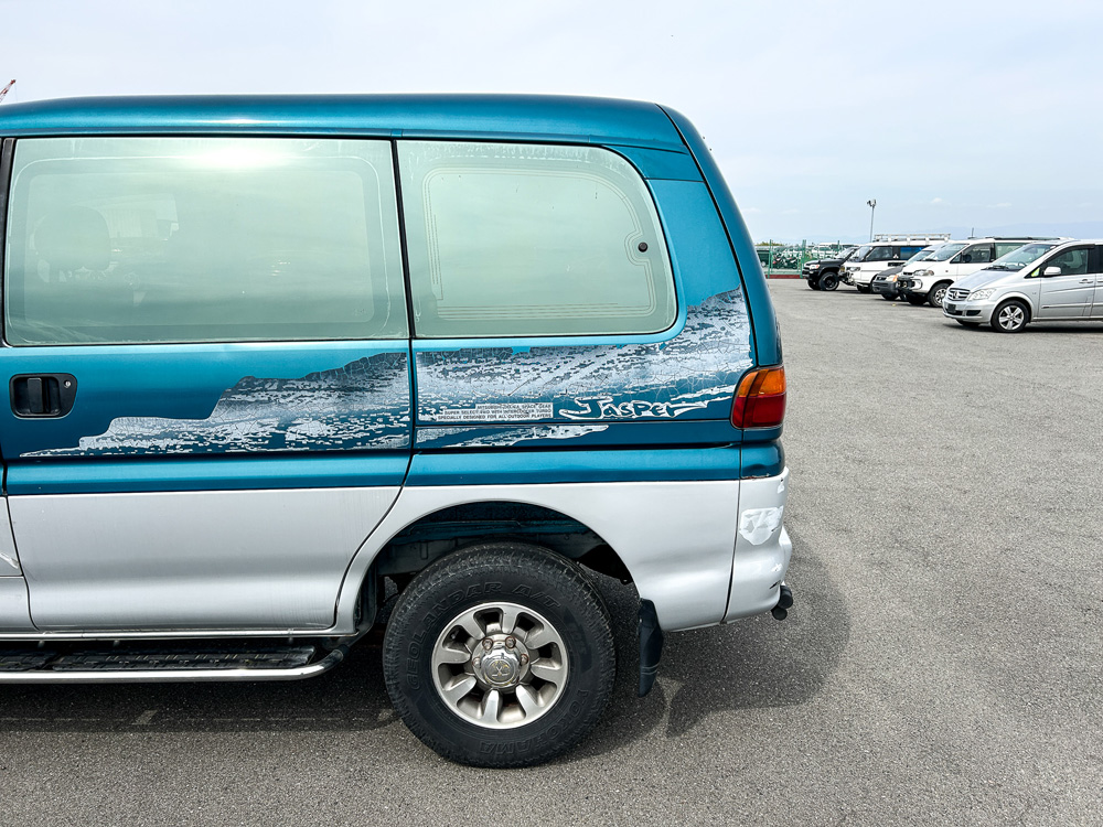 1997 Mitsubishi Delica, Zombie Van, 131 238 km