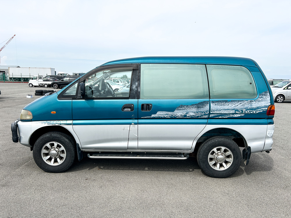 1997 Mitsubishi Delica, Zombie Van, 131 238 km