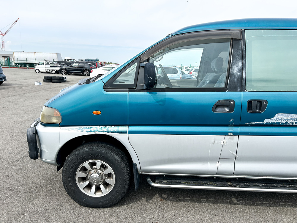 1997 Mitsubishi Delica, Zombie Van, 131 238 km