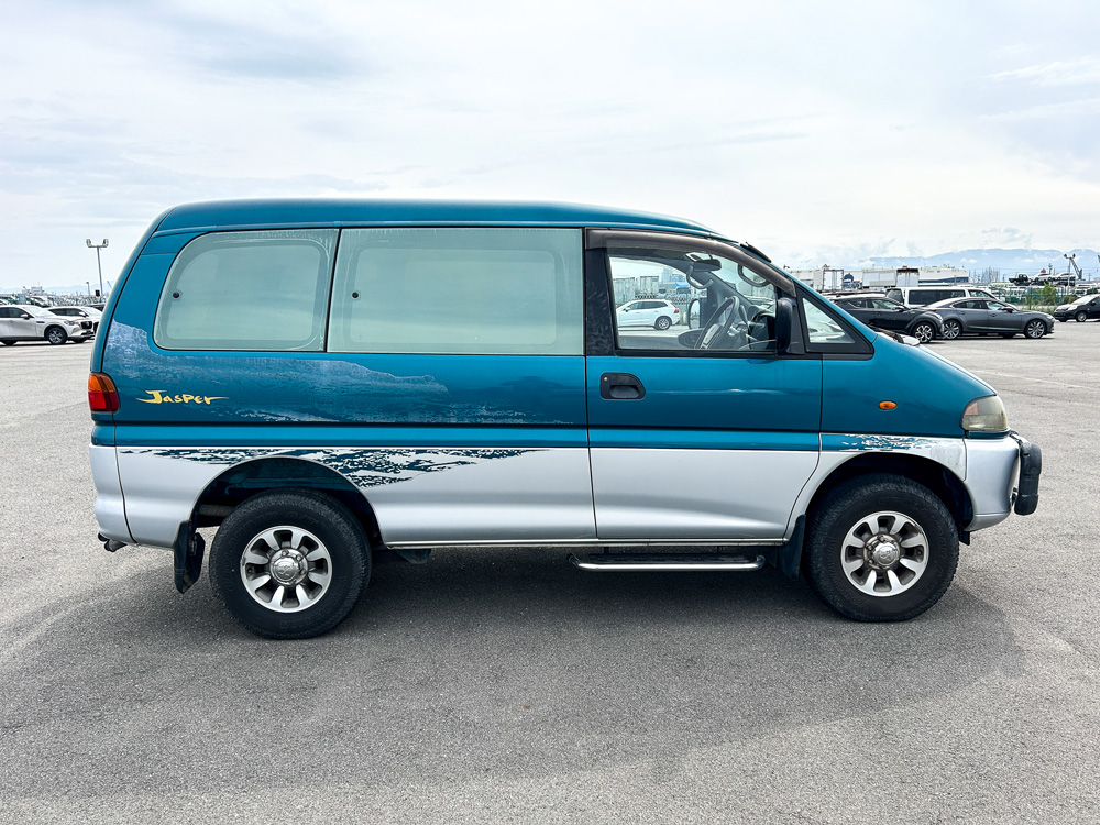 1997 Mitsubishi Delica, Zombie Van, 131 238 km